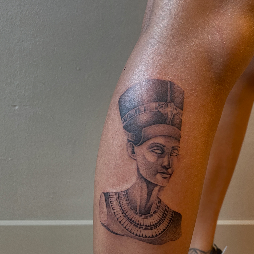 microrealism_nefertiti